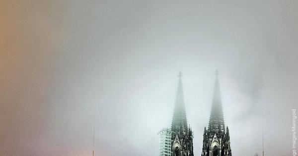 Fog and headlights trigger large-scale operations at Cologne Cathedral