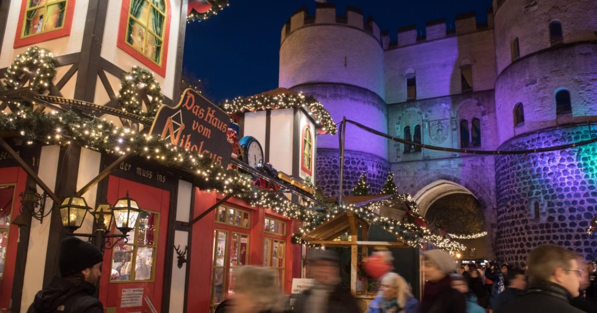 Weihnachtsmarkt auf dem Rudolfplatz koeln.de