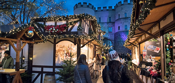 Weihnachtsmarkt auf dem Rudolfplatz  koeln.de