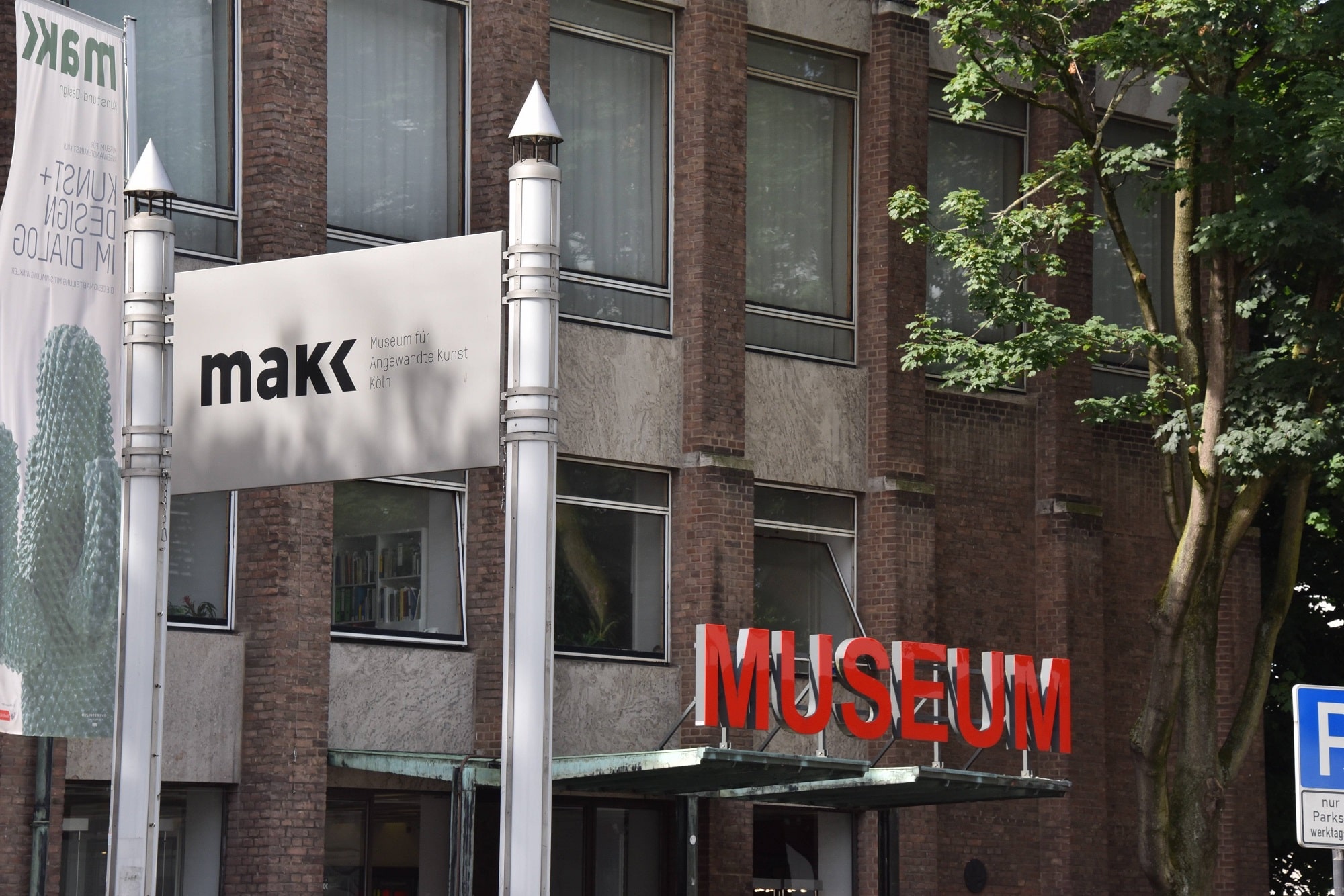 Vorderansicht vom MAKK Museum Köln