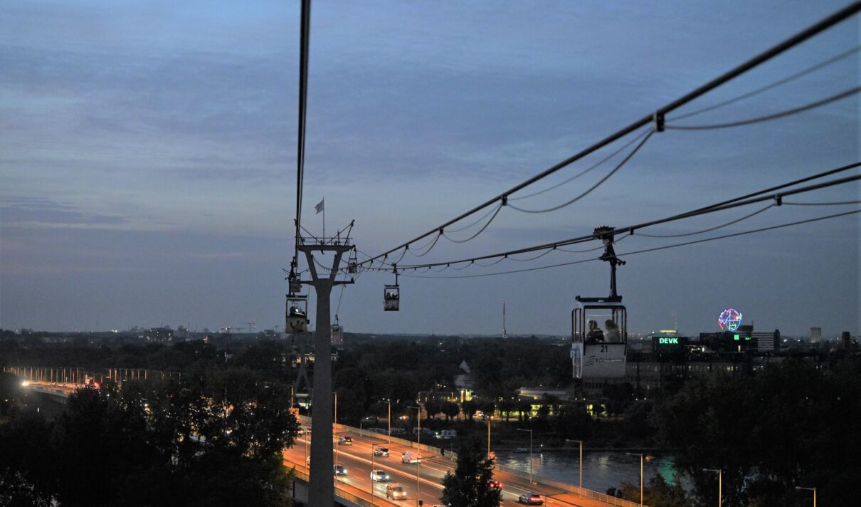 Nachtfahrt mit der Kölner Seilbahn