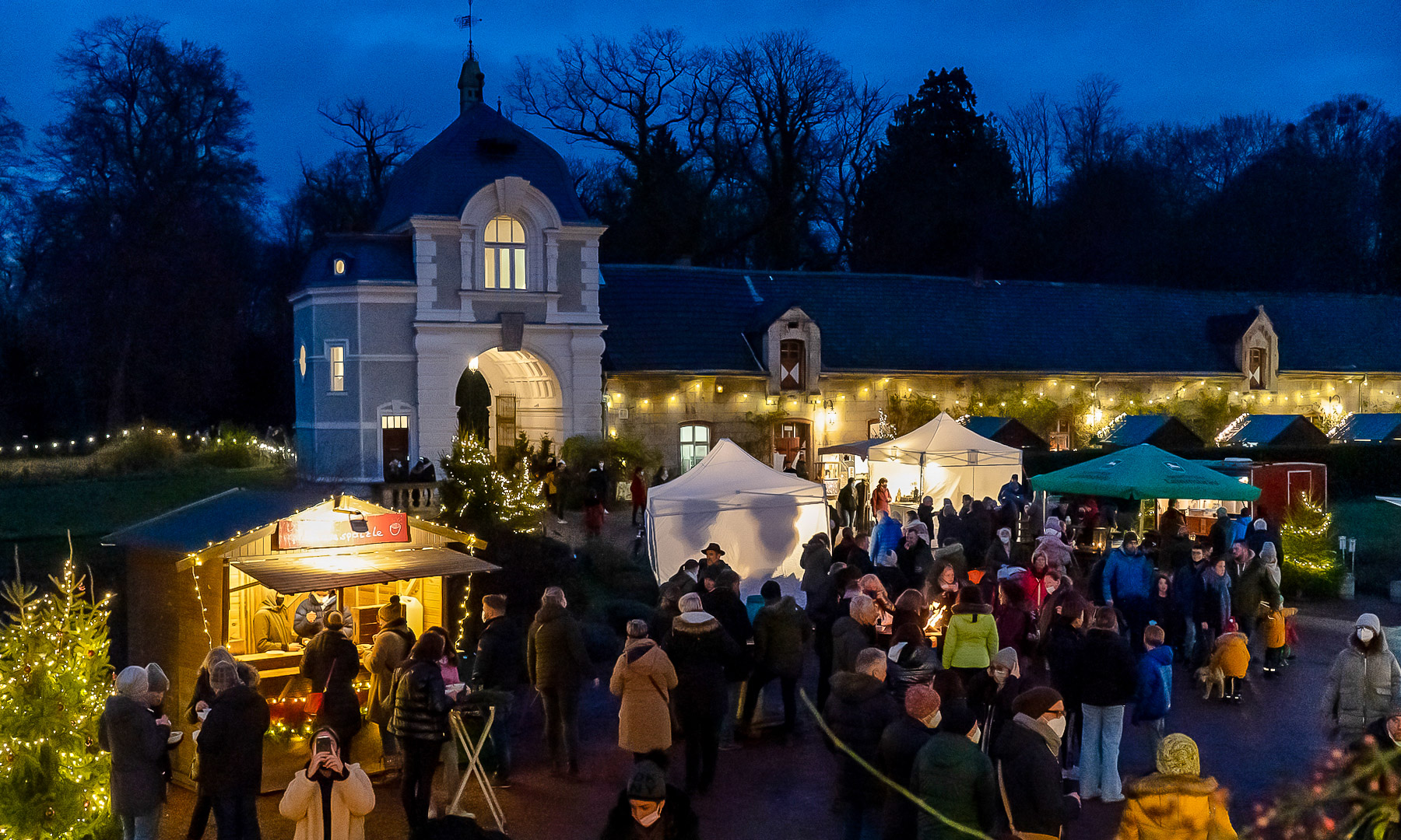 Weihnachtsmarkt auf Schloss Türnich 2023 | koeln.de