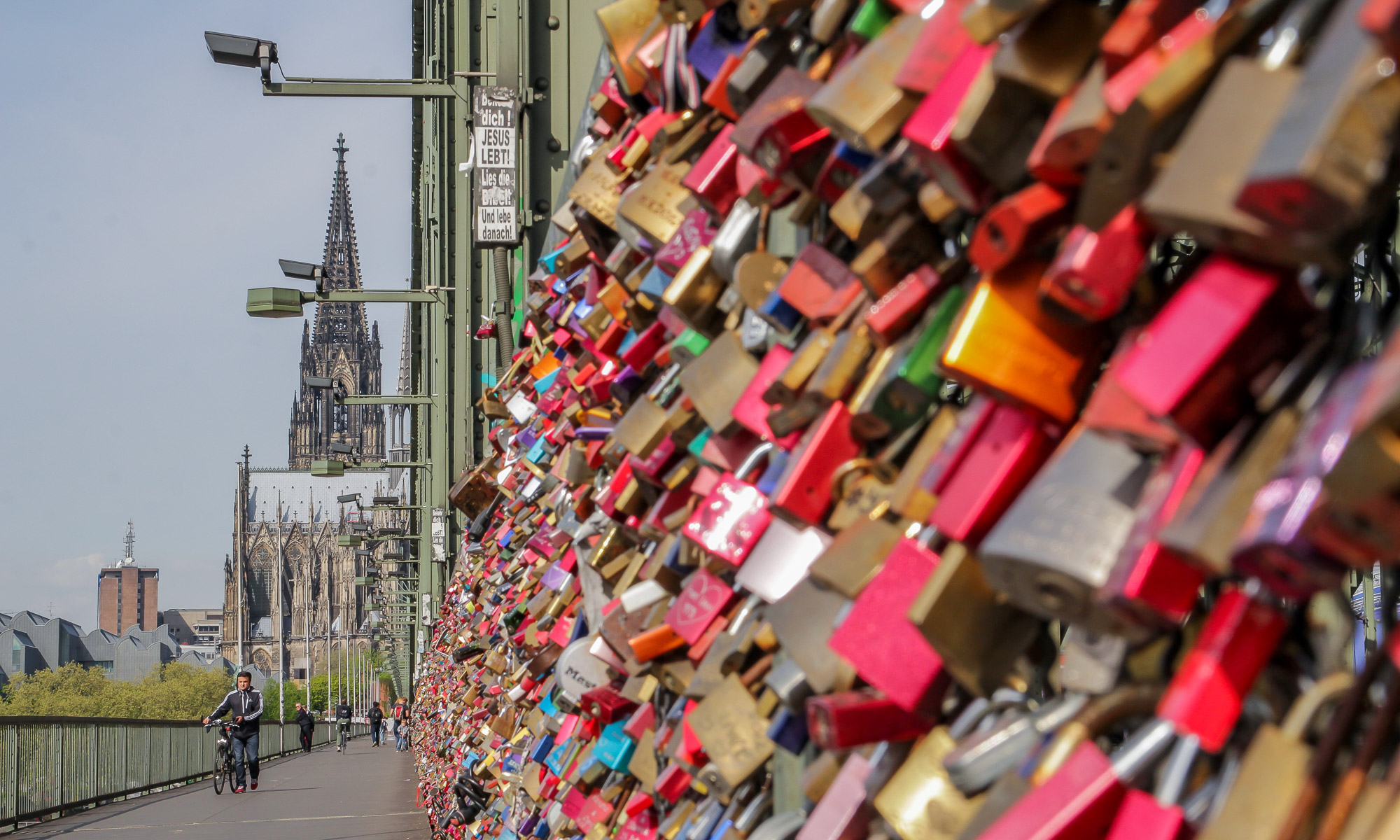 Abertausende Liebesschlösser an der Kölner Hohenzollernbrücke.