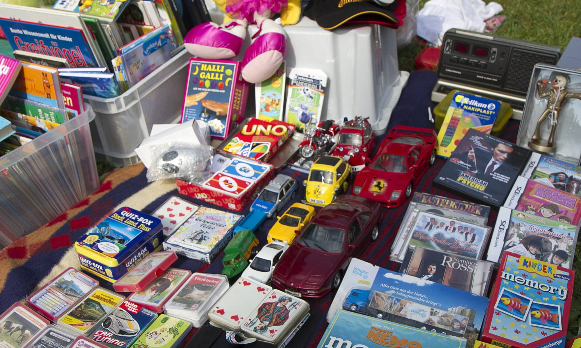 Verkaufsstand auf einem Kinderflohmarkt