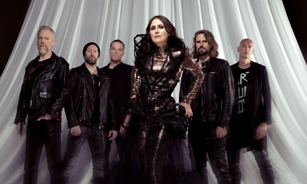 Das Bild zeigt die Mitglieder der niederländischen Symphonic-Metalband Within Temptation