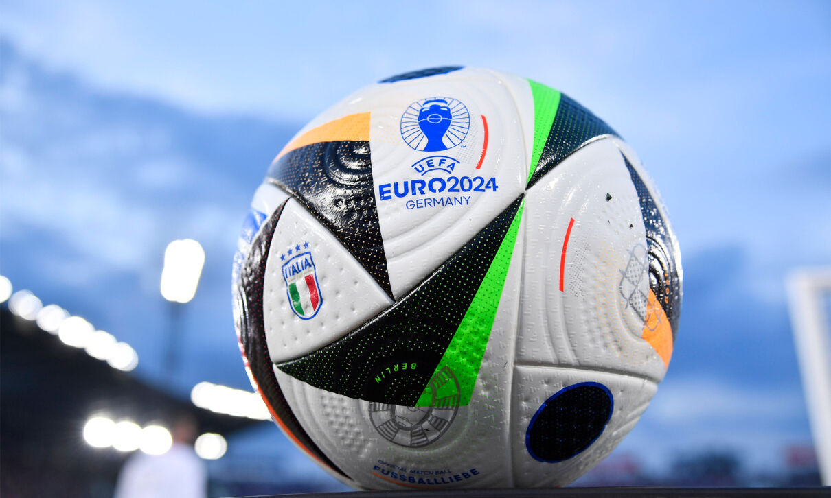 Ein Spielball der Fußball-Europameisterschaft UEFA EURO 2024.