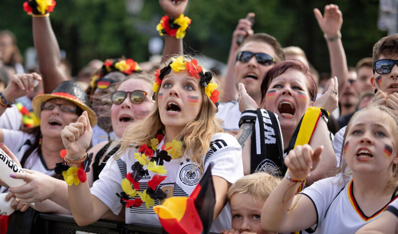 Fans der Deutschen Nationalmannschaft beim Public Viewing