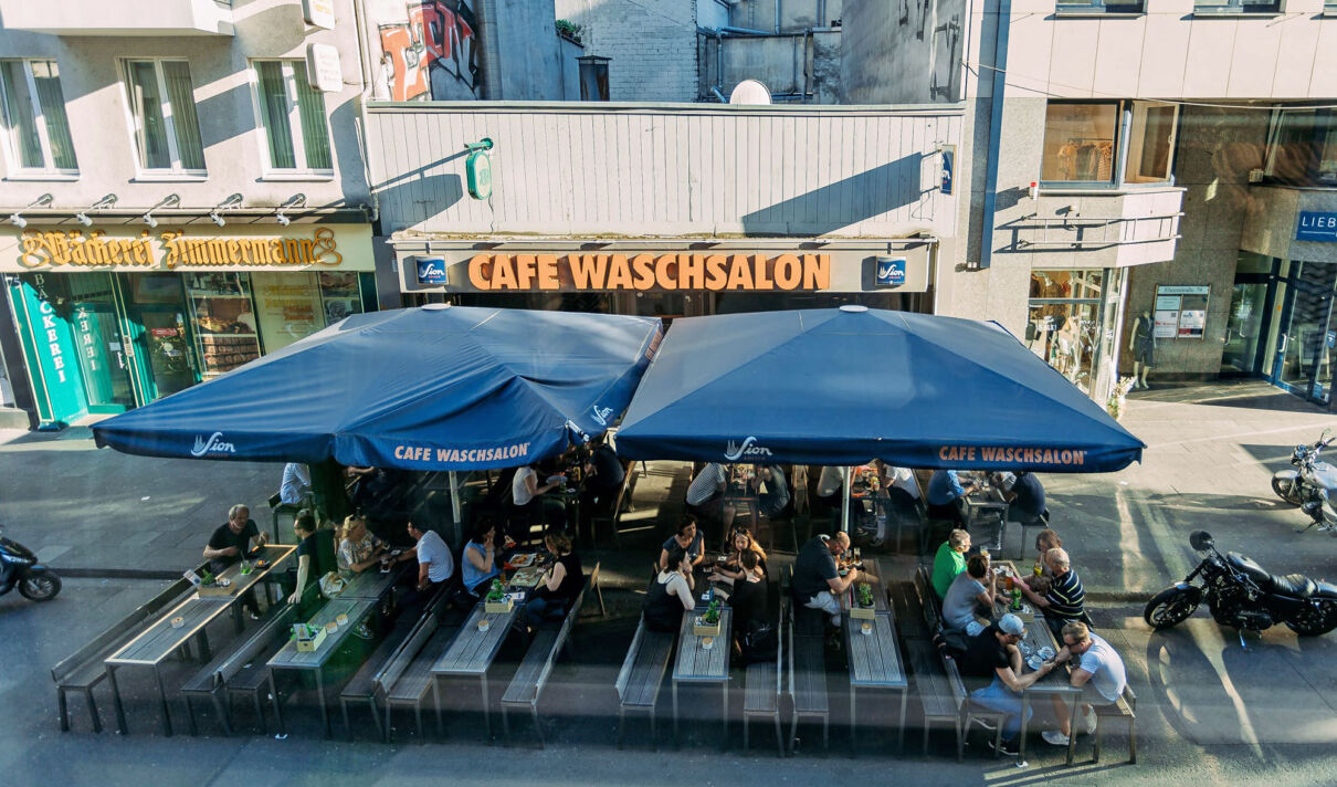 Das Café Waschsalon auf der Ehrenstraße von Außen.