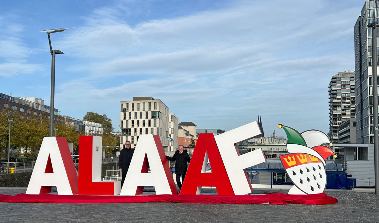 Alaaf-Skulptur im Rheinauhafen