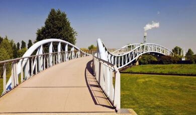 Eine Brücke im Neulandpark