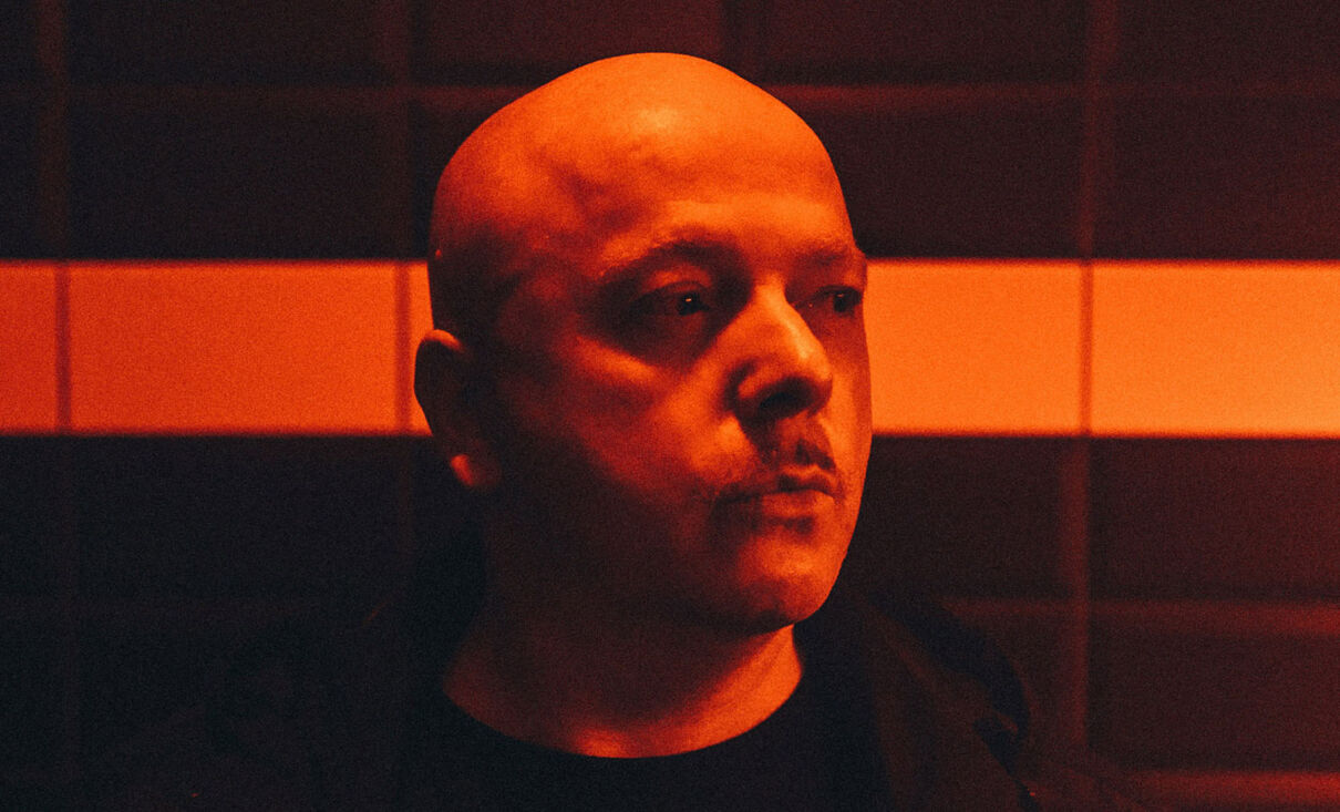 Der Sänger Ronan Harris vom Elektromusikprojekt VNV Nation.